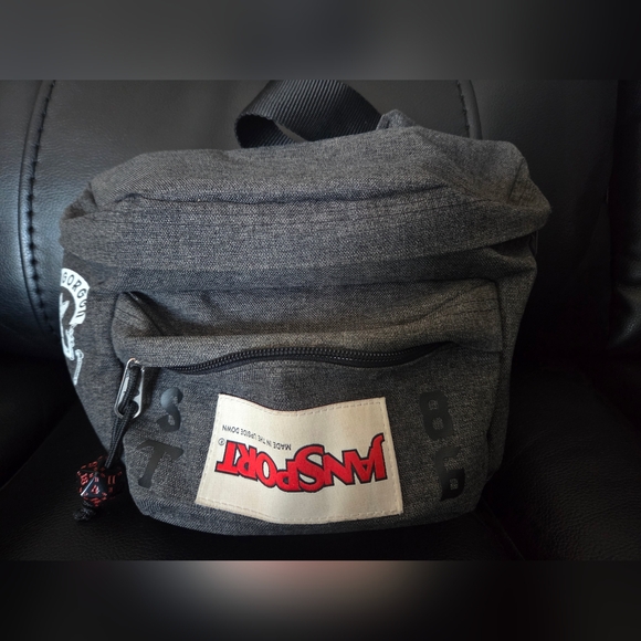 Stranger Things x Jansport D&D Demogorgon ,Demobat Hellfire Waist  Bag - Picture 2 of 9